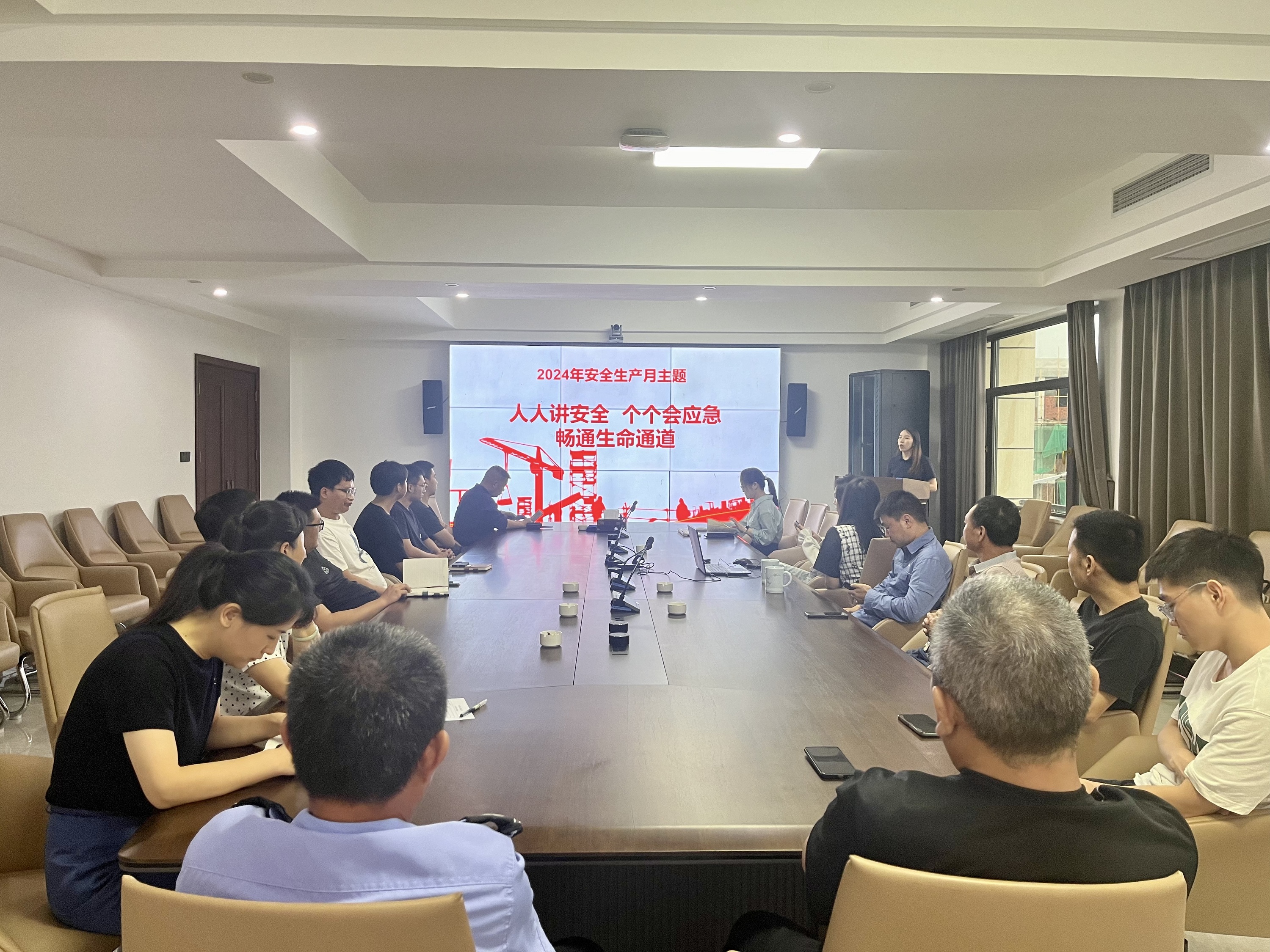 融盛電力集團(tuán)開展消防安全培訓(xùn)，共筑消防安全“防火墻”